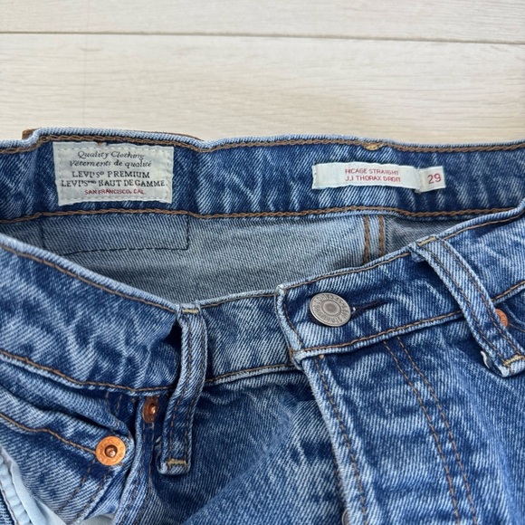 Levi’s Ribcage Straight Premium Denim Button Fly Jeans Medium Wash Size 29 - Picture 2 of 7